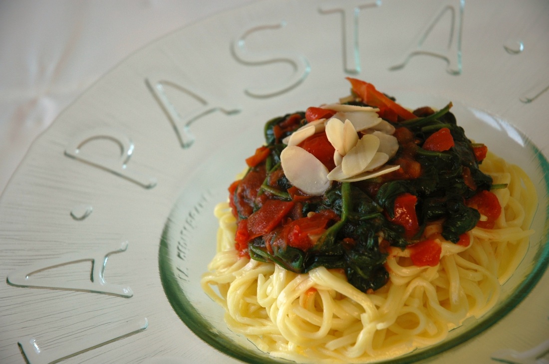 Pasta with Spinach, Tomato, Almond