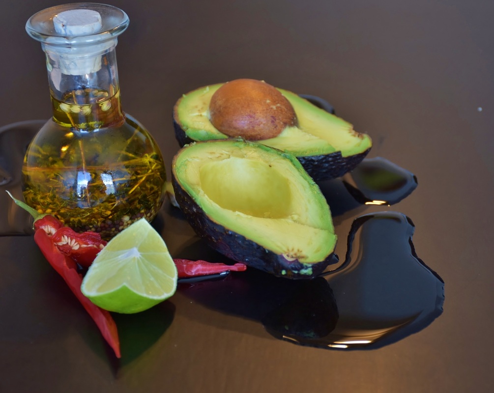 Avocado with Salt and Oil